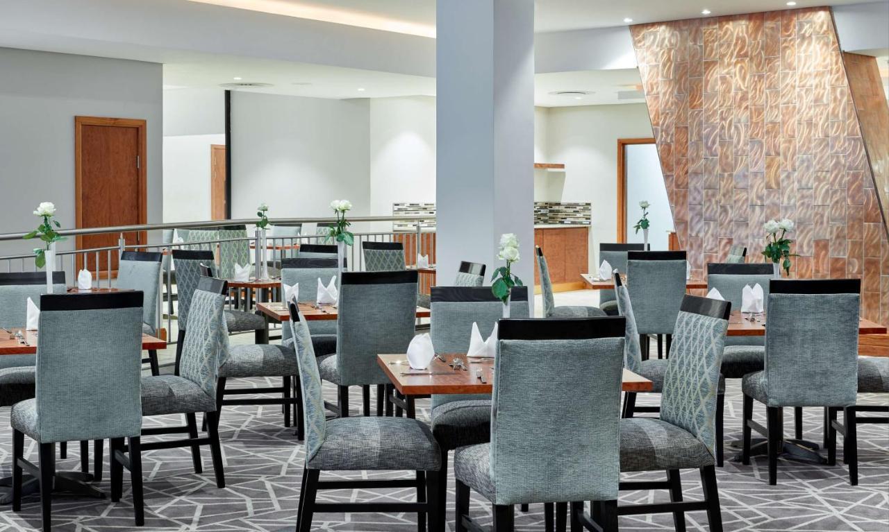 Hilton Garden Inn Society Business Park Lusaka Exterior foto