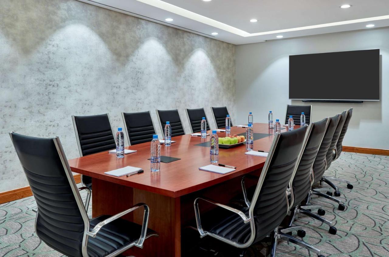 Hilton Garden Inn Society Business Park Lusaka Exterior foto