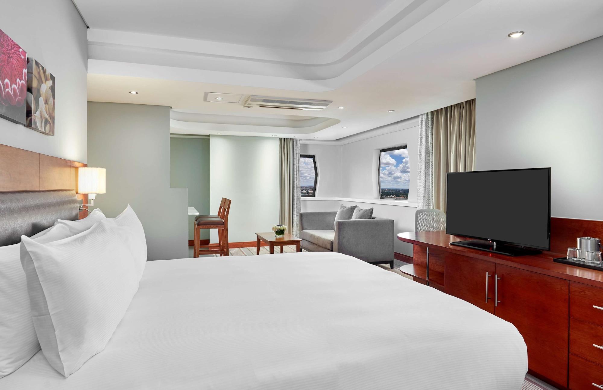 Hilton Garden Inn Society Business Park Lusaka Exterior foto